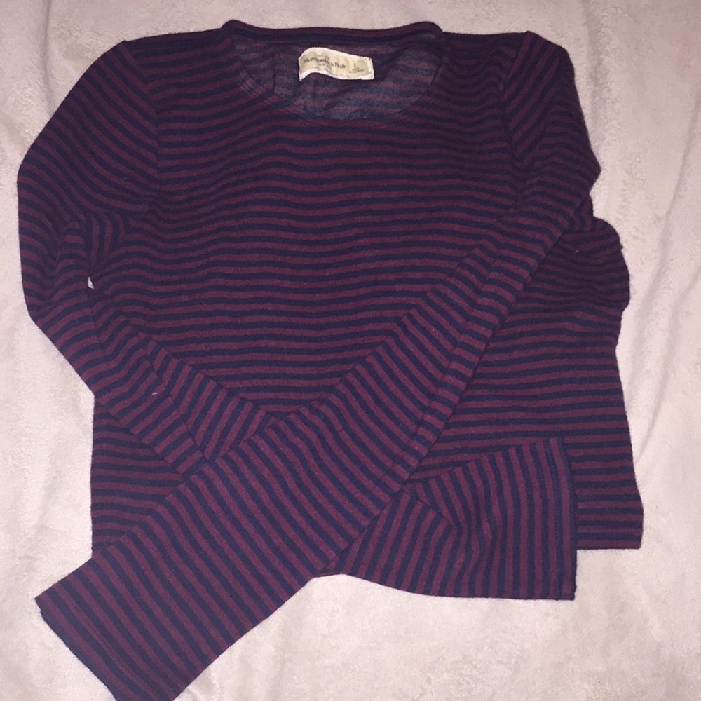 Abercrombie cropped long sleeve shirt